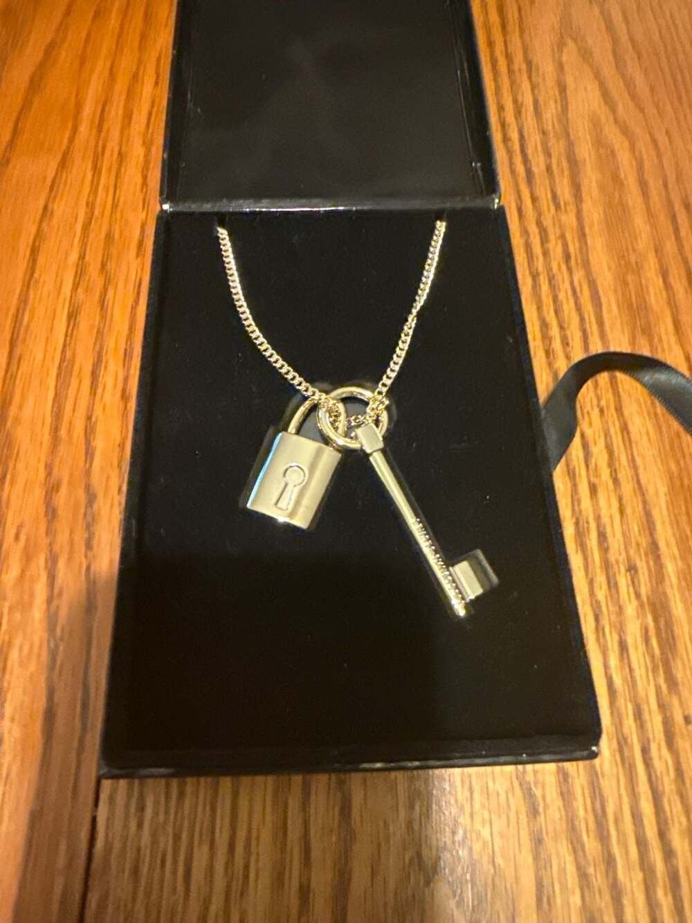 Victoria's Secret Limited Edition Scandalous Gold-Tone Lock & Key Pendant Neckla